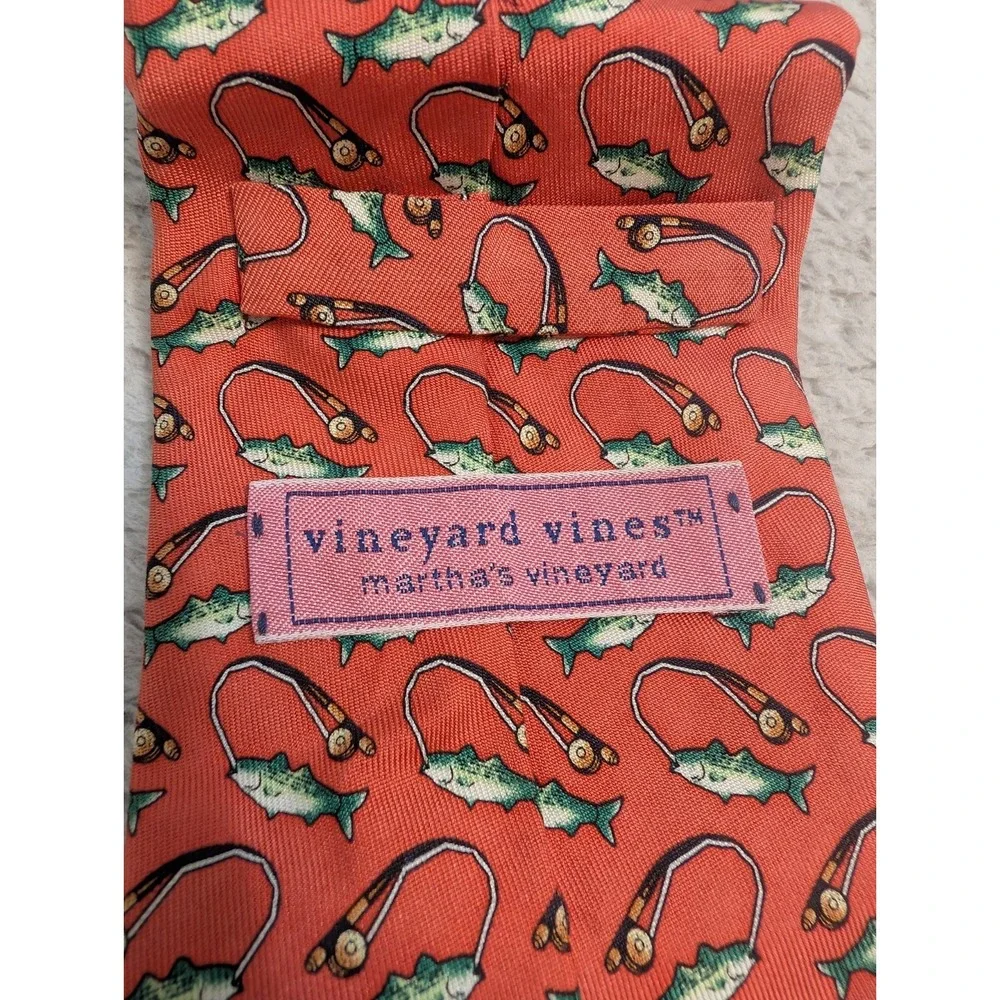 Vineyard Vines Martha's Vineyard Fish & Fishing Hooks‎ Silk Red Tie Bonefish